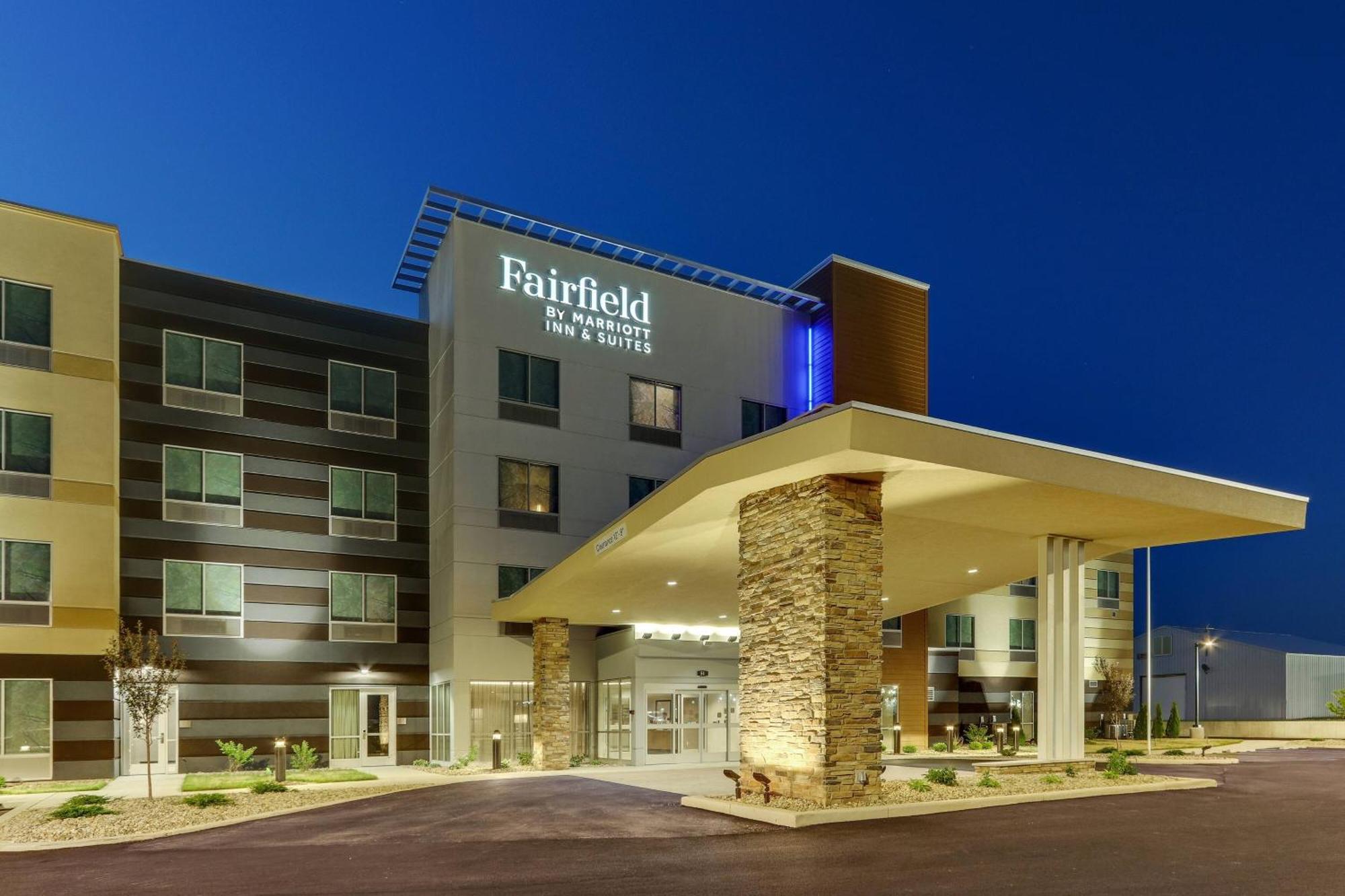 Fairfield Inn & Suites Уорсо Экстерьер фото