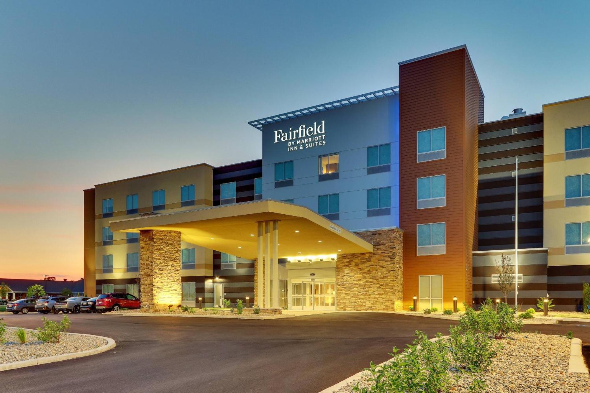 Fairfield Inn & Suites Уорсо Экстерьер фото